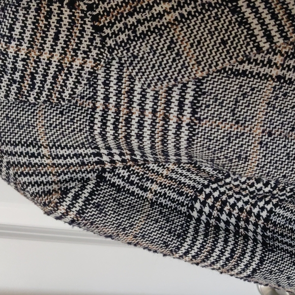 Great plaid pattern coat - Picture 2 of 6